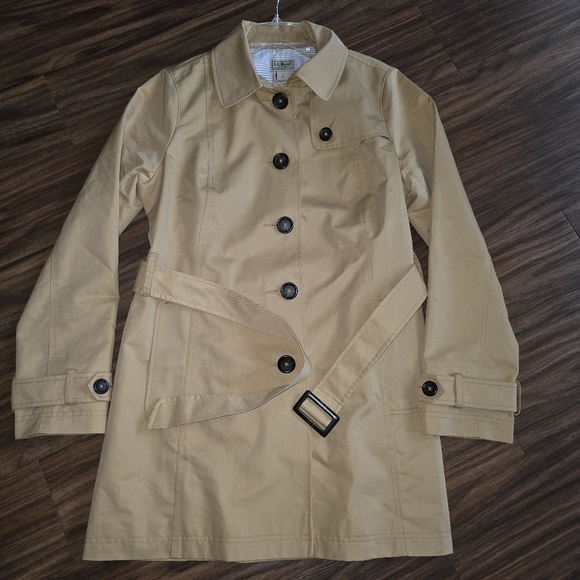 L.L. Bean Jackets & Blazers - L.L. Bean Canyon Khaki Old Port Trench Coat Size Small Closet Staple Classic